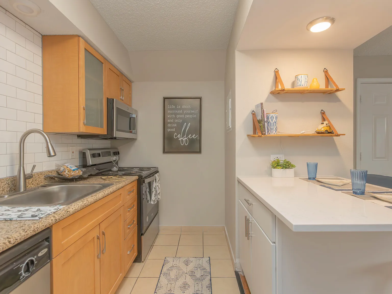 2551 S Loop 289 — Photo 1
