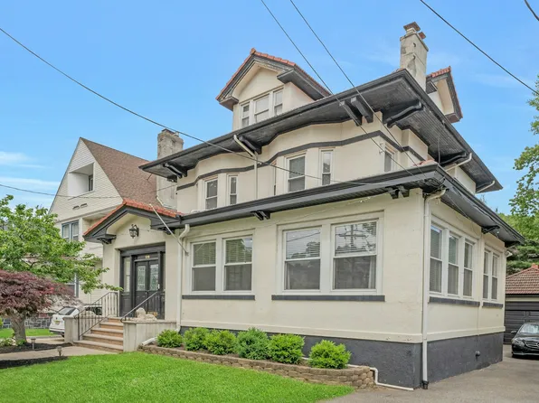 1016 Abbott Blvd, Fort Lee, NJ 07024