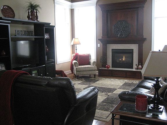 Great room-vaulted ceiling 