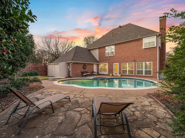 3100 Willow Creek Way, Bedford, TX 76021