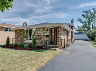 4439 Raymond Ave, Brookfield, IL 60513