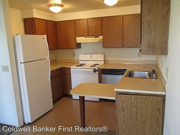 2nd image of 255 NE Elder Pl APT 3