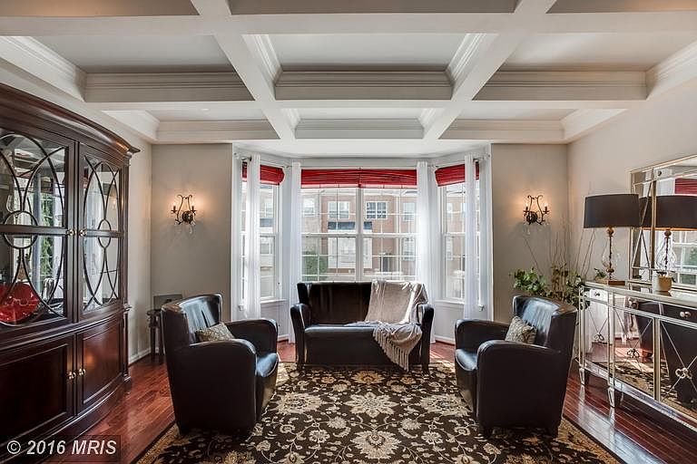 Bay Window, Harwood, Crofted Ceiling