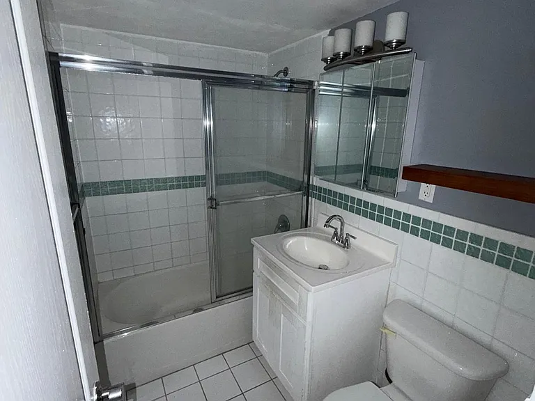 60 Parkway Dr E #2DD — Photo 5