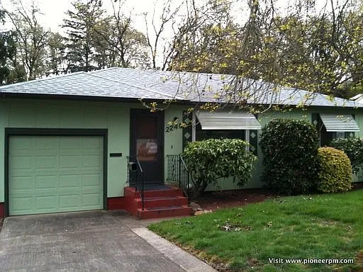 2245 Garfield St photo 1