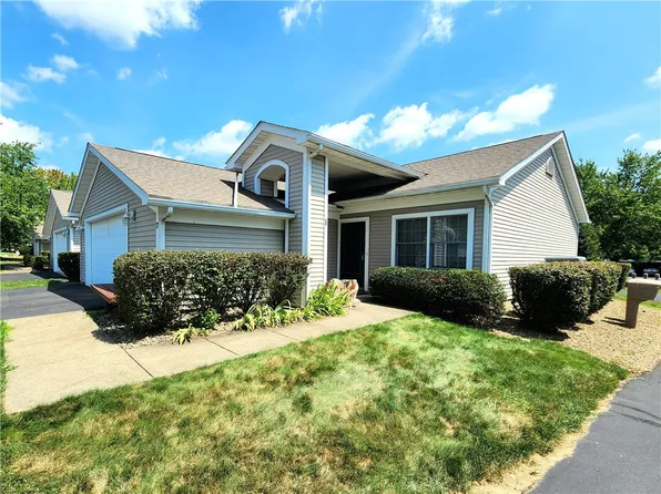 33 Golfwood Dr #33, Hermitage, PA 16148