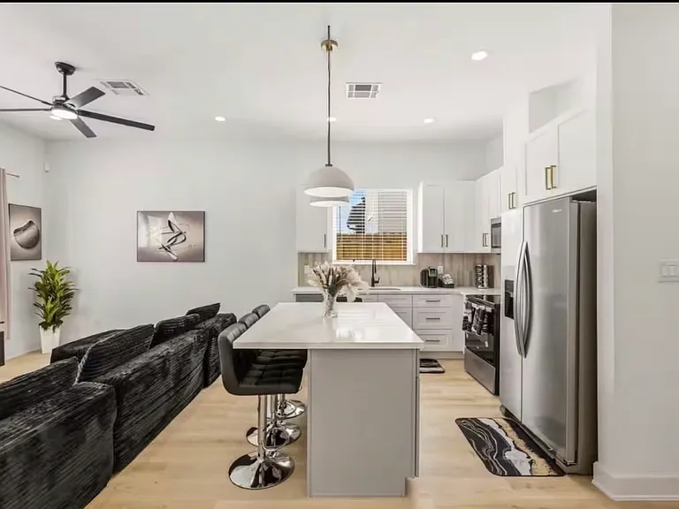 6532 Weston St — Photo 10