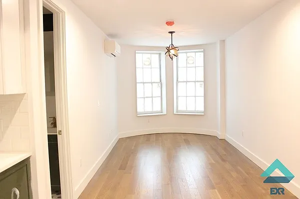 Rented by EXR | media 1