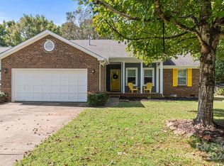 9706 Marshbrooke Rd, Matthews, NC 28105