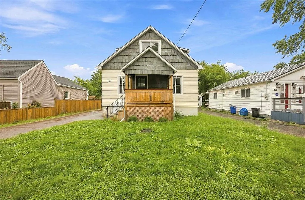 3 bed, 2.5 bath, $1,900 — Photo 2