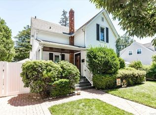 1695 Monroe Ave, Seaford, NY 11783