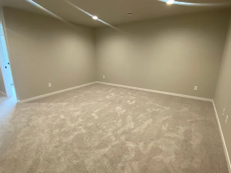 2232 Griffin Dr S — Photo 12