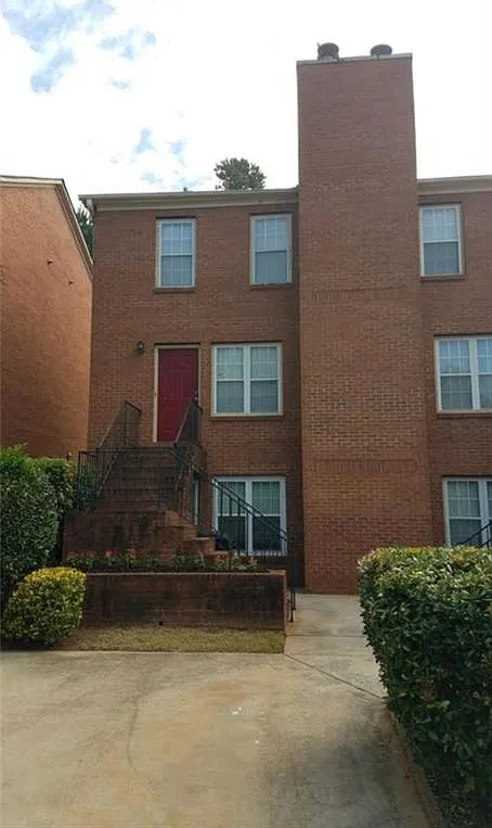 2 bed, 2.5 bath, 1368 sqft, $1,700 — Photo 1