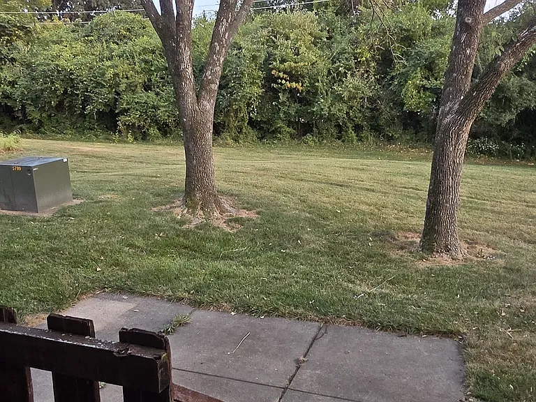 Hiddencrest Ln — Photo 16