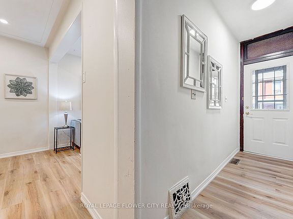 5th image of 11 McNeil St