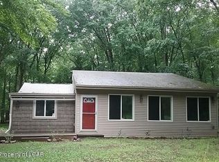 30 Deer Cross Rd, White Haven, PA 18661