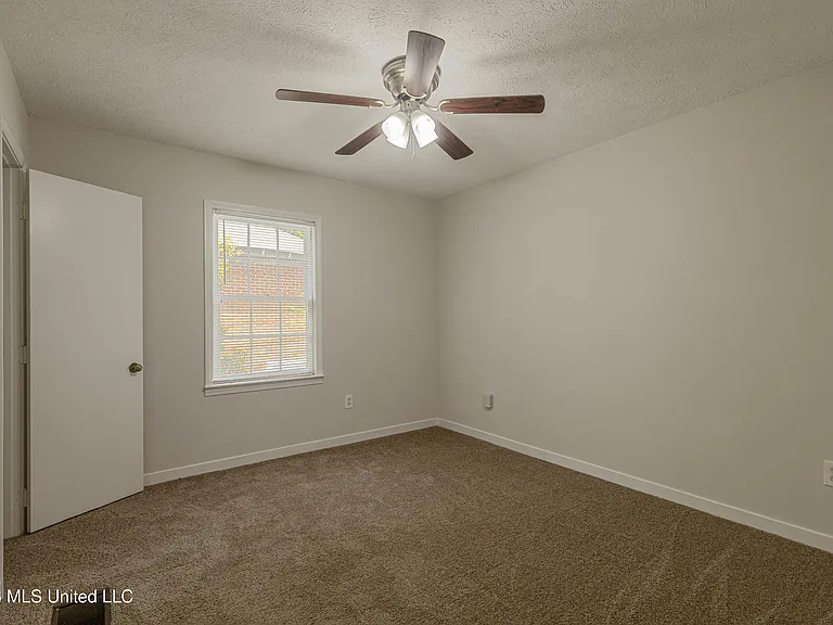 35B Northtown Rd — Photo 17