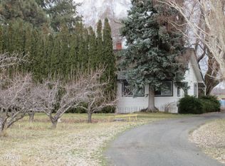 1751 Hiland Rd, Tieton, WA 98947