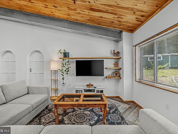 4th image of 397 Happy Valley Ln