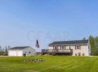 1750 18th St NE, Grand Forks, ND 58203