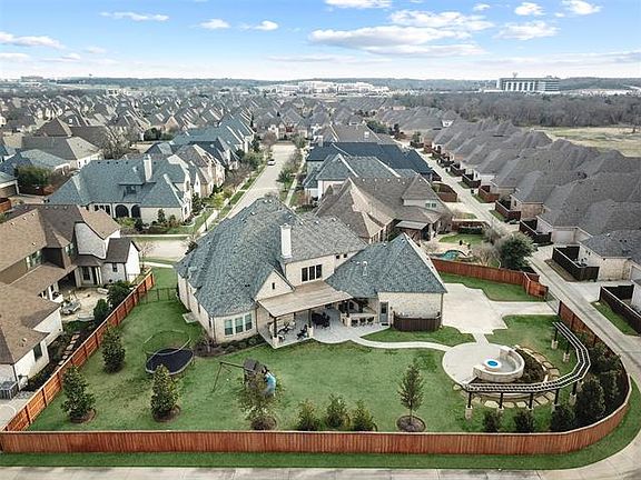 2nd image of 300 Orleans Dr