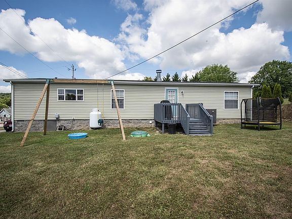 5th image of 90 Jones St SE