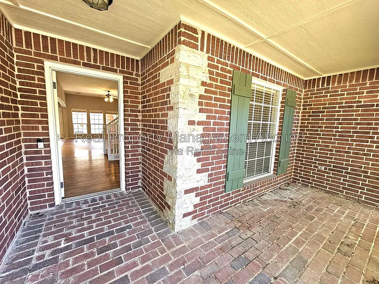 809 W Granger St — Photo 8