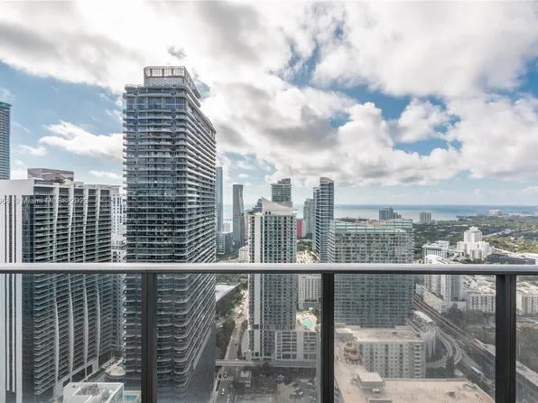 45 SW 9th St APT 4504, Miami, FL 33130