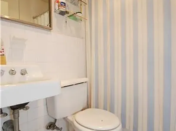 222 West 15th Street image 6 of 8