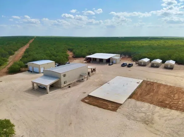1049 County Road 4899, Cotulla, TX 78017