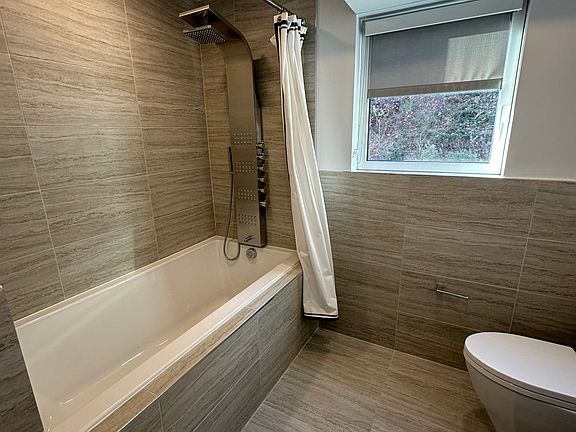 5th image of 7650 River Rd #826