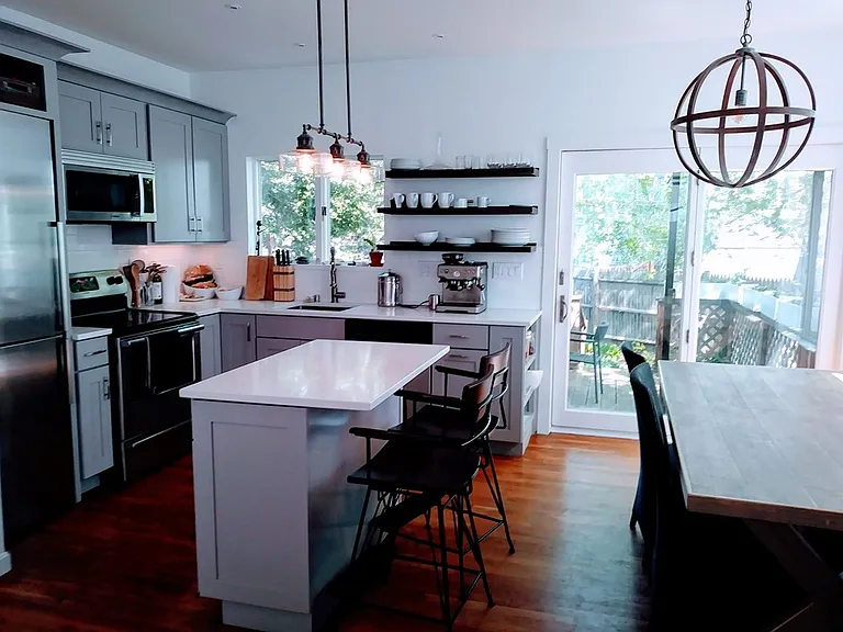 147 Cushing St #2 — Photo 2