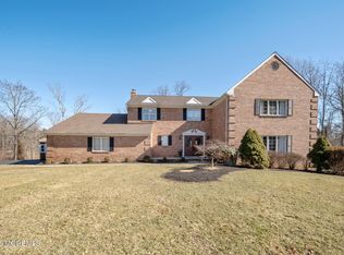 7 Sheffield Ct, Colts Neck, NJ 07722