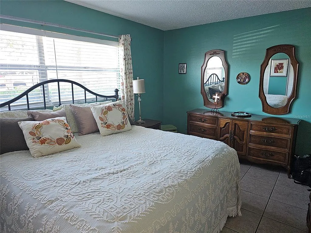 1 bed, 1.0 bath, 690 sqft, $1,400 — Photo 2