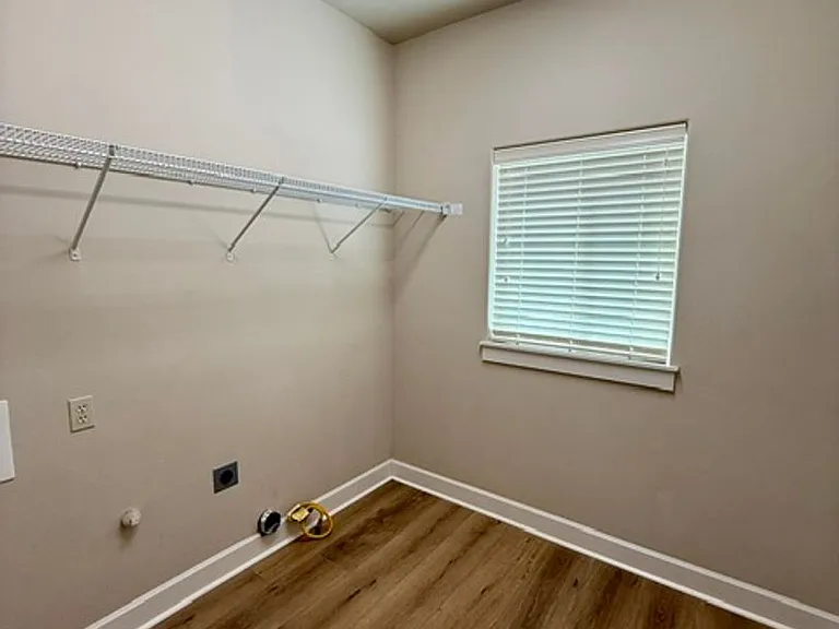 20441 Aberdeen Dr — Photo 8