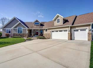 708 Smithland Ln, Cottage Grove, WI 53527