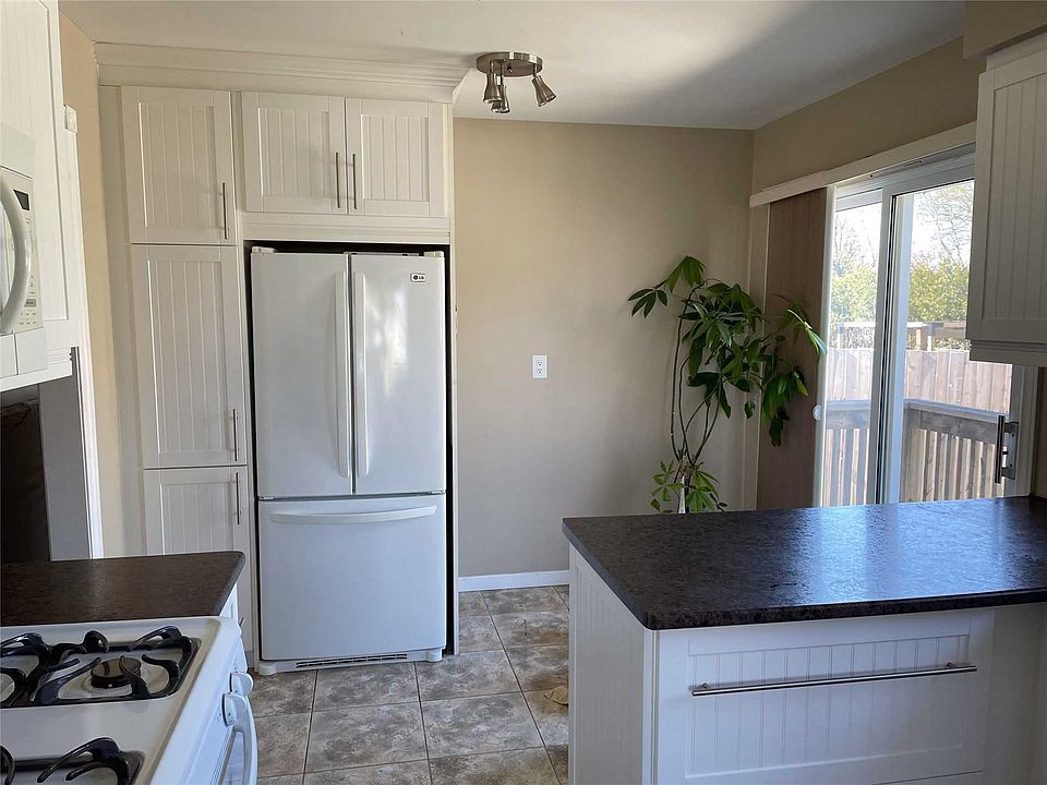 1st image of 2470 Yarmouth Cres