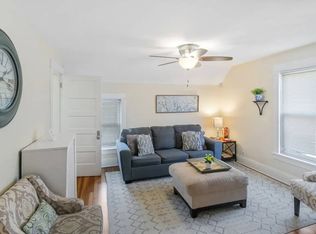 219 W Park Ave, Libertyville, IL 60048