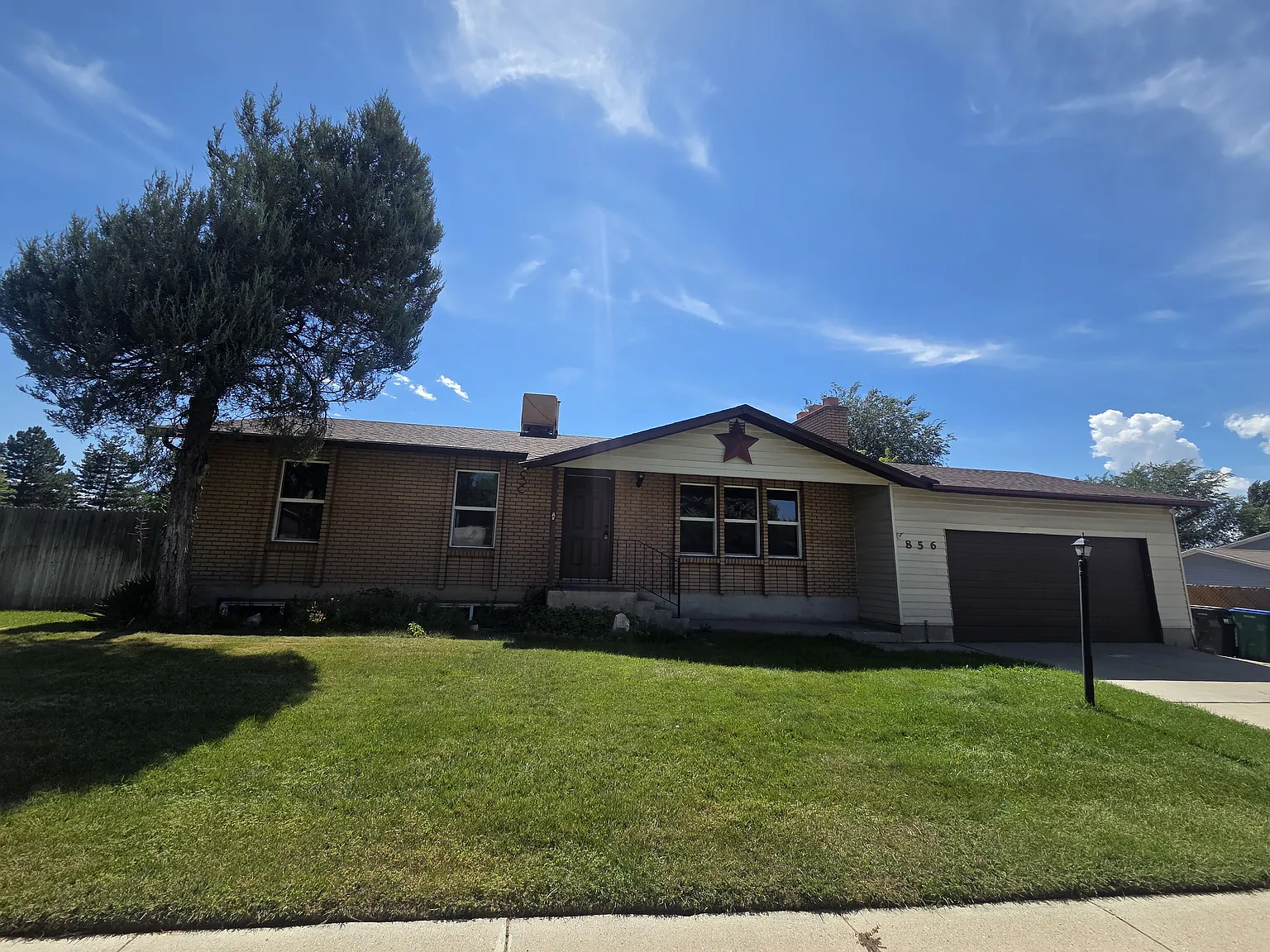 4 bed, 2100 sqft, $2,700 — Photo 1