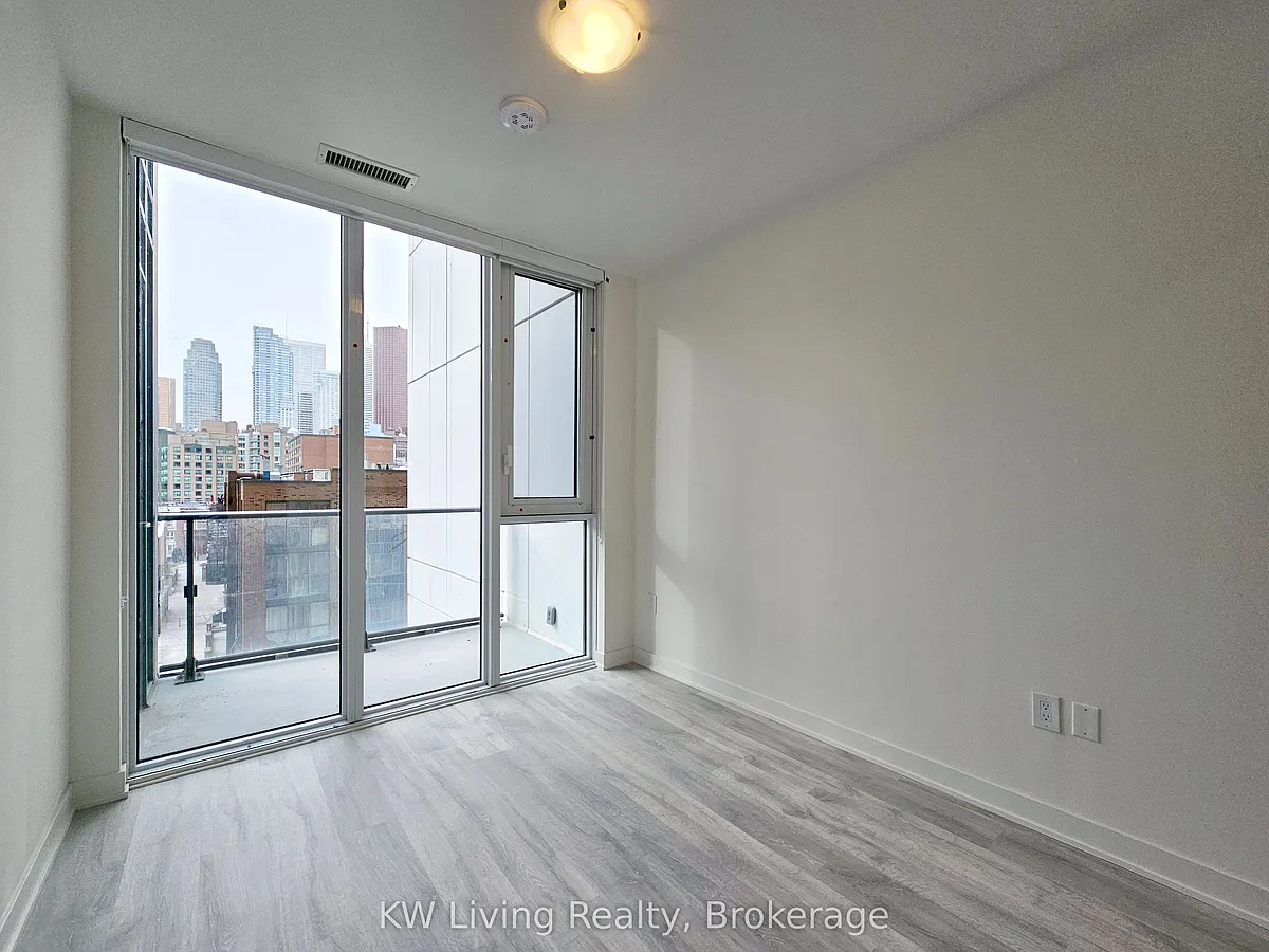 Building Photo - 135 Lower Sherbourne St #424