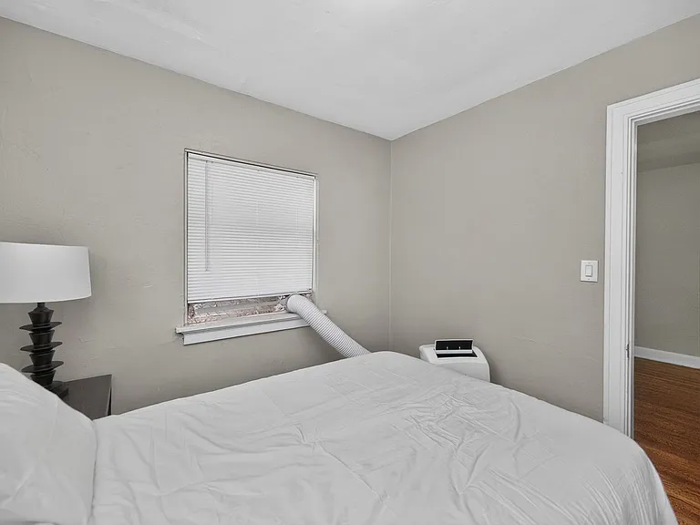 4300 Erie Ave #4 — Photo 12
