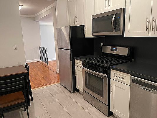3rd image of 353 E 53rd St APT 3C