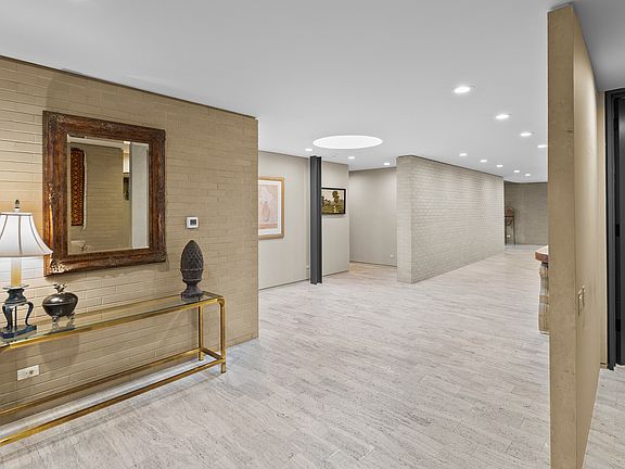 4th image of 66 Watergate Rd