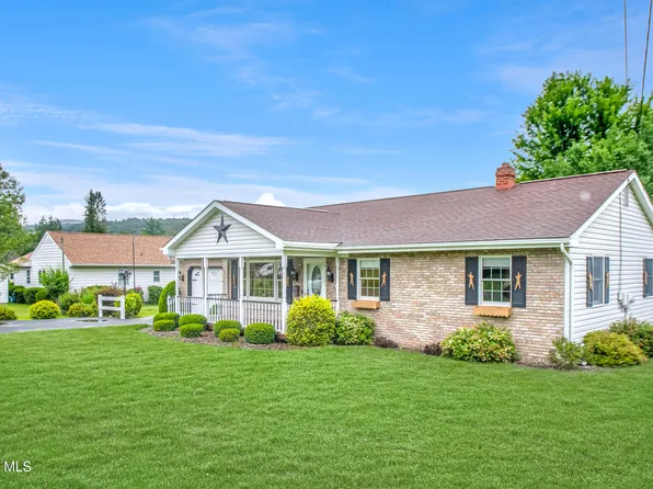 702 Engelman Dr, Tyrone, PA 16686