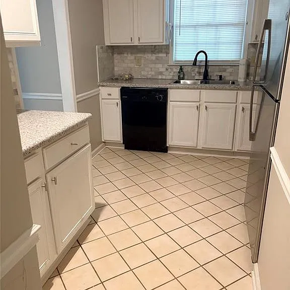 212 W Highland Ave — Photo 3