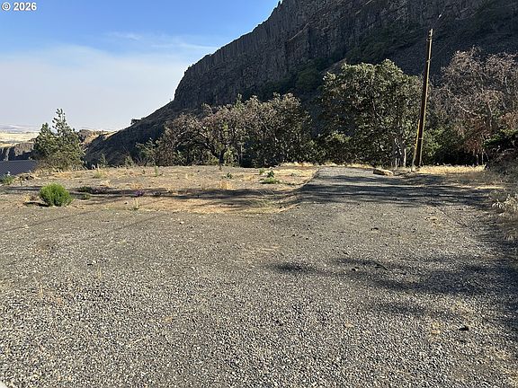 3rd image of 4545 Basalt St W