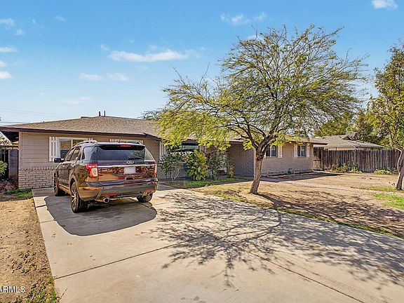 3rd image of 519 N CHERI LYNN Drive