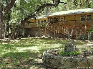 275 Bluff Vw, Pipe Creek, TX 78063