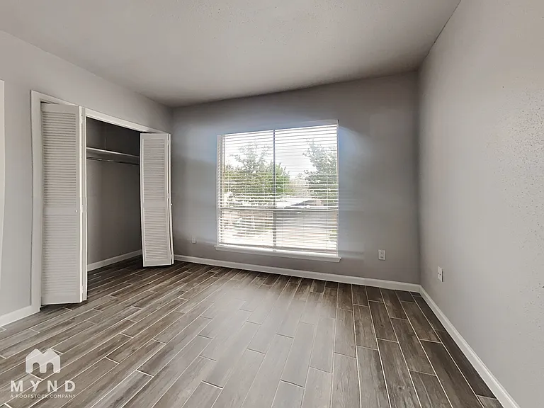 2230 S Piney Point Rd #204 — Photo 16