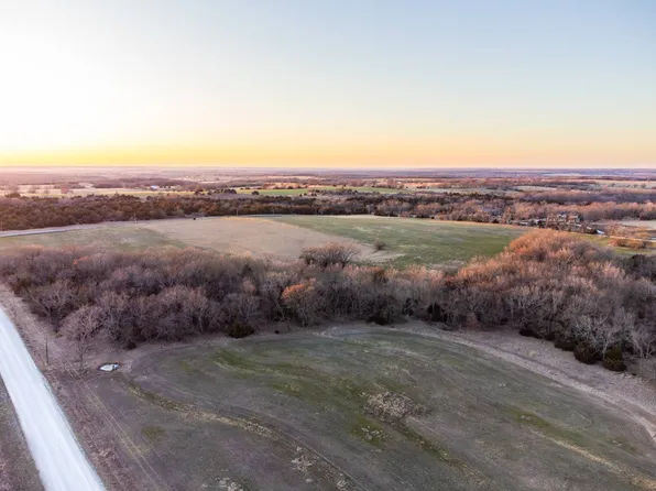 40AC W 319th St, Paola, KS 66071